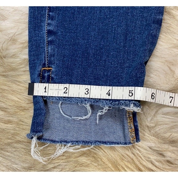 Black Orchid Los Angeles Jeans Miranda Off Step Distressed Size 30 retails $195 - Picture 13 of 17